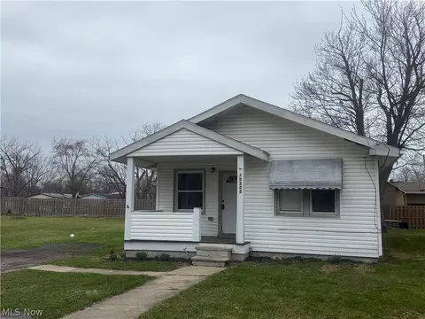 15205 Lincoln Ave, Cleveland, OH 44128