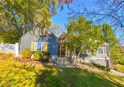 68305 Rolling Acres Dr, Saint Clairsville, OH 43950