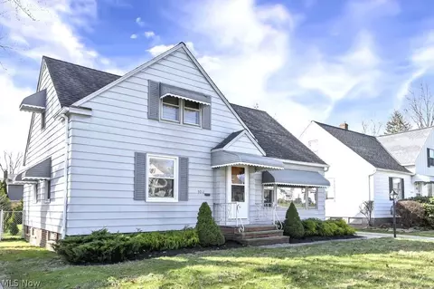 5012 S Barton Rd, Lyndhurst, OH 44124