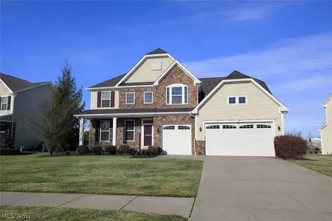 8028 Megan Meadow Dr, Hudson, OH 44236