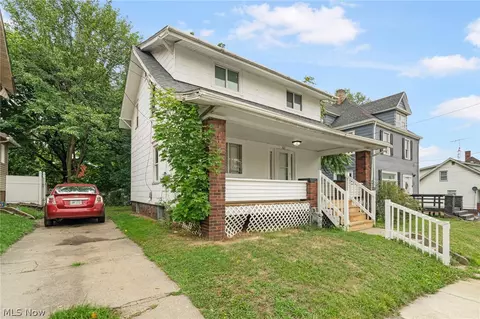 163 W Market St, Alliance, OH 44601