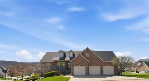 14 Freedom Dr, Parkersburg, WV 26101