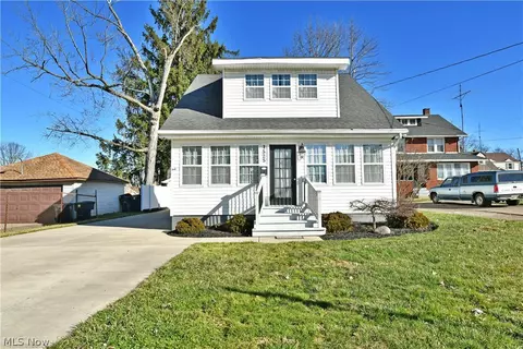 1525 Elm Rd NE, Warren, OH 44483