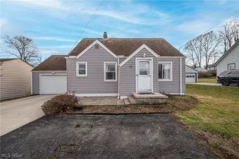 60 Renee Dr, Struthers, OH 44471