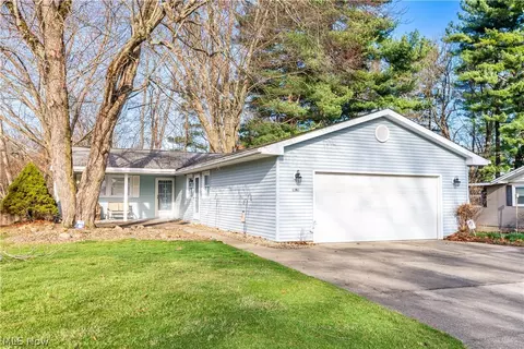 1381 Circle Hill Rd SE, North Canton, OH 44720