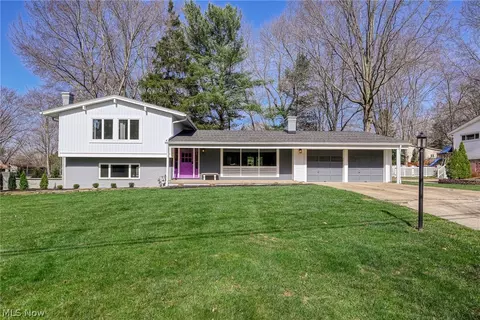 338 Asbury Rd, Fairlawn, OH 44333