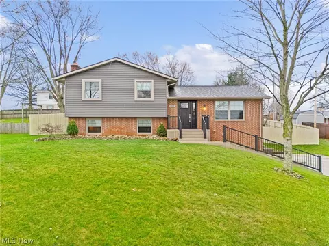 2120 Edmar St, Louisville, OH 44641