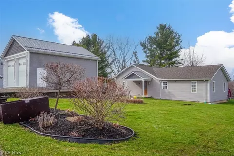 14724 Elm Dr, Newbury, OH 44065