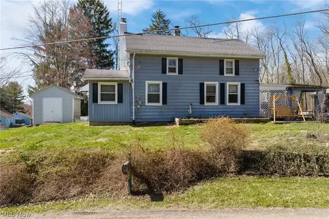 10221 Johnsford Rd SW, Beach City, OH 44608