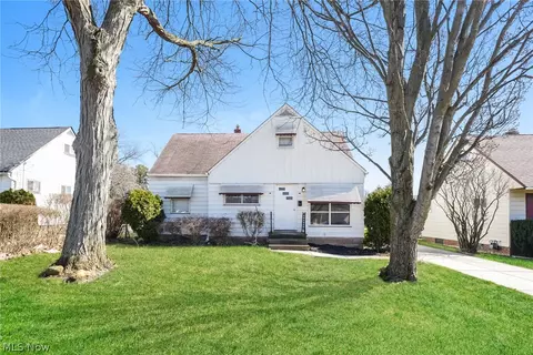 6045 Dunham Rd, Maple Heights, OH 44137