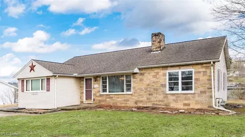 3125 Arrow Point Dr, Zanesville, OH 43701