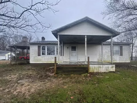 8536 Goddard Craft Ln, Cambridge, OH 43725