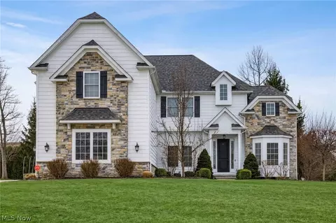 11530 Monarch Ct, Concord Twp, OH 44077