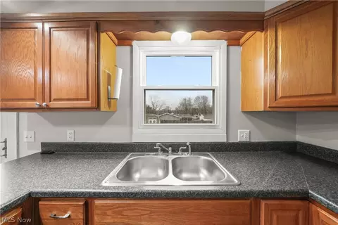 9870 Short Dr, Windham, OH 44288 photo 15