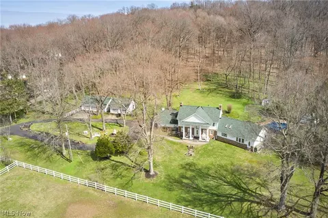 535 Crystal Lake Rd, Akron, OH 44333