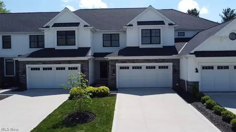 2854 Riviera Dr, Fairlawn, OH 44333