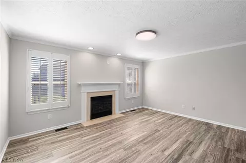 1267 Bell Ct, Elyria, OH 44035 photo 9