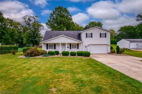 25 S Van Buren Ave, Barberton, OH 44203