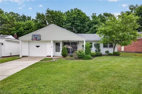 1169 Ranchland Dr, Mayfield Heights, OH 44124