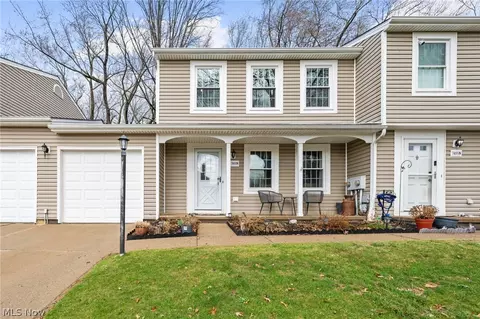 7403 N Chestnut Commons Dr, Mentor, OH 44060