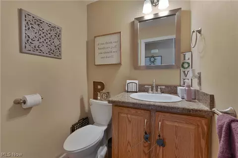 Bath - 1338 Valley View Dr, Boardman, OH 44512 photo 1 of 4