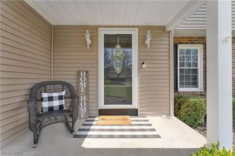 Exterior - 1338 Valley View Dr, Boardman, OH 44512 photo 4 of 8