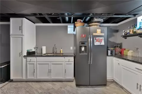 Kitchen - 1338 Valley View Dr, Boardman, OH 44512 photo 7 of 7