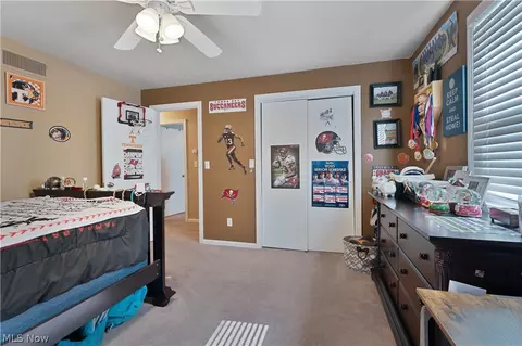 Bedroom - 1338 Valley View Dr, Boardman, OH 44512 photo 2 of 6