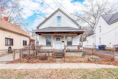 3219 W 43rd St, Cleveland, OH 44109