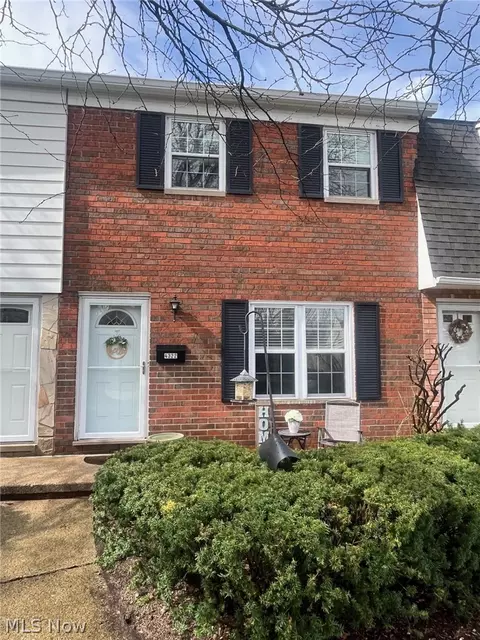 4322 W 196th St, Fairview Park, OH 44126