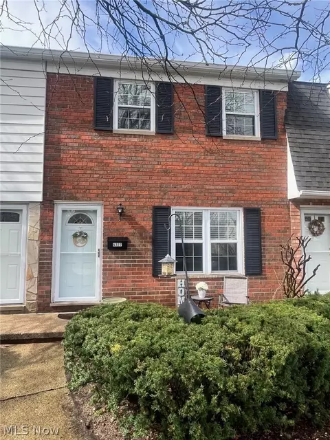 4322 W 196th St, Fairview Park, OH 44126