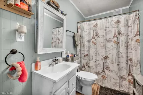 Bath - 10200 N River Rd, Dresden, OH 43821 photo 1 of 1