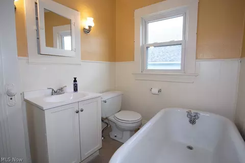 Bath - 24 Sexton St, Struthers, OH 44471 photo 2 of 2