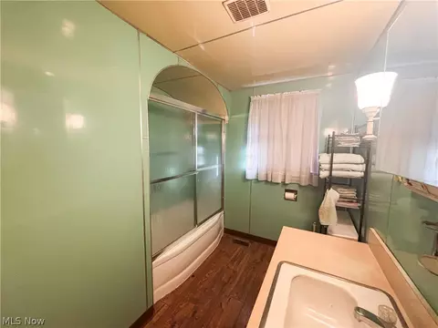 Bath - 724 E Main St, Barnesville, OH 43713 photo 3 of 3