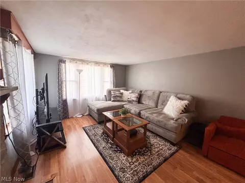 Living - 724 E Main St, Barnesville, OH 43713 photo 1 of 3