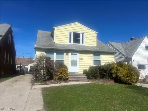 10925 Mccracken Rd, Garfield Heights, OH 44125