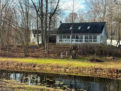10765 Bell Rd, Newbury, OH 44065
