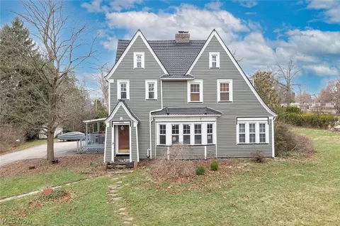 652 Parkway Blvd, Norton, OH 44203