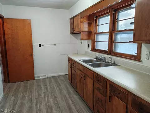 Kitchen - 5611 Poplar Ave, Ashtabula, OH 44004 photo 2 of 2