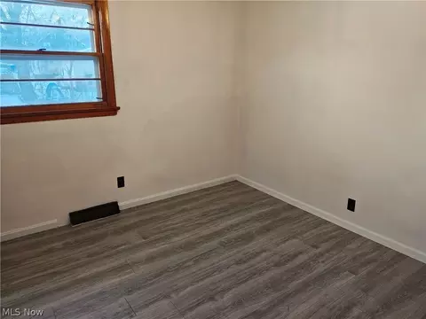 Bedroom - 5611 Poplar Ave, Ashtabula, OH 44004 photo 1 of 7