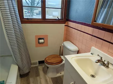 Bath - 5611 Poplar Ave, Ashtabula, OH 44004 photo 2 of 2