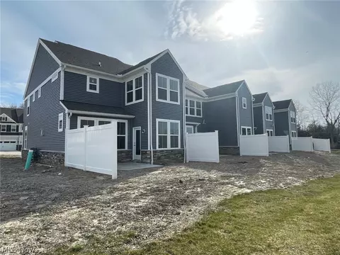 Exterior - 950 Memory Ln # -2, Aurora, OH 44202 photo 1 of 2