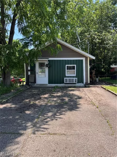 108 Oaklawn Ave #B, Woodsfield, OH 43793