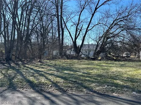Midland Avenue, Youngstown, OH 44509
