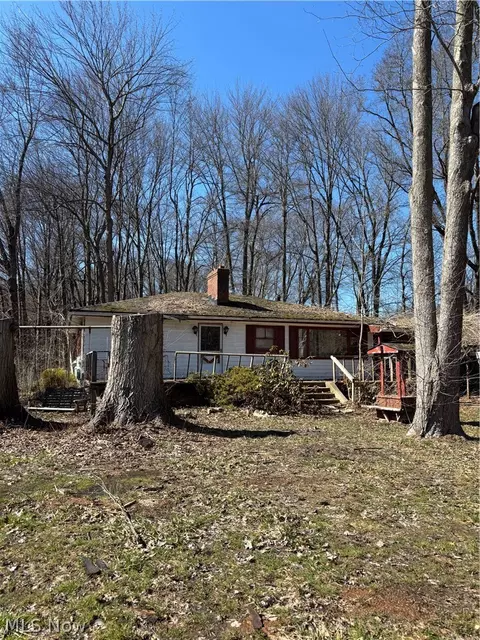 859 Jewell Rd N, Newton Falls, OH 44444