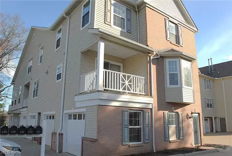 636 Tollis Pkwy, Broadview Heights, OH 44147