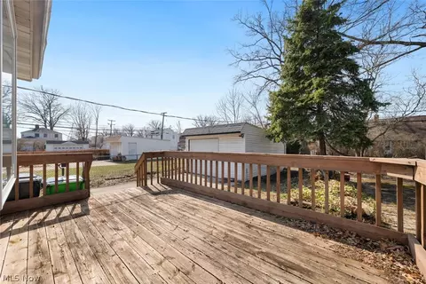 Exterior - 344 E 246th St, Euclid, OH 44123 photo 2 of 6