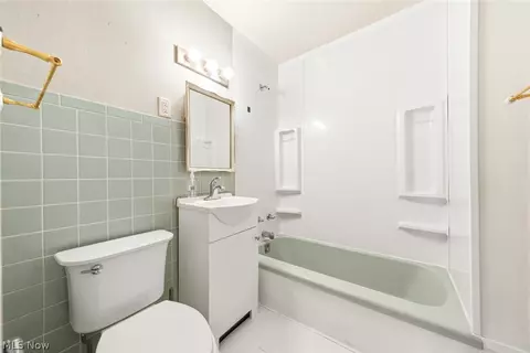 Bath - 344 E 246th St, Euclid, OH 44123 photo 1 of 2