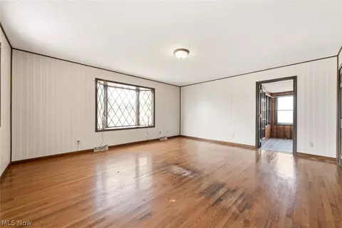 Living - 344 E 246th St, Euclid, OH 44123 photo 6 of 7