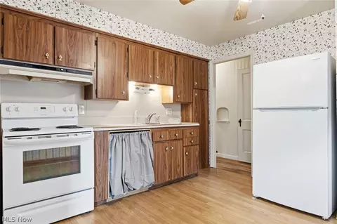Kitchen - 344 E 246th St, Euclid, OH 44123 photo 2 of 3